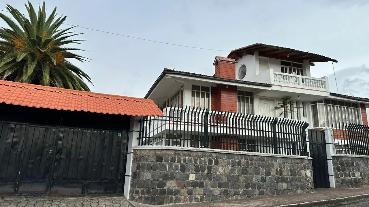Villa Quinta Albornoz Quito Ecuador